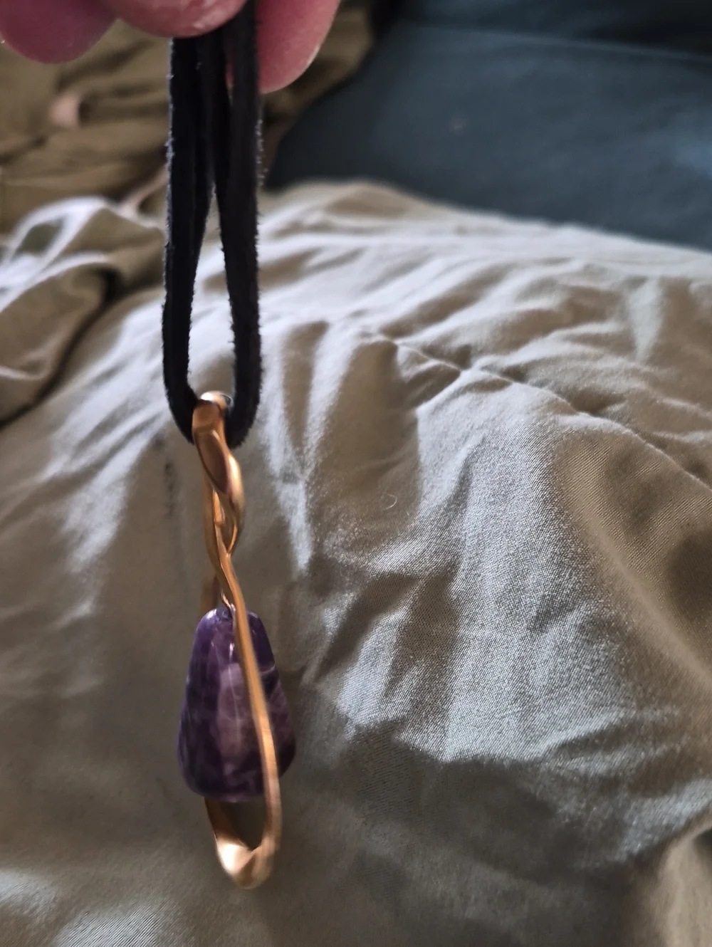 Vintage Avon Gold Infinity Amethyst Stone Dangle pendant Necklace